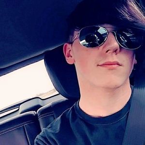 Meet your Posher, Logan